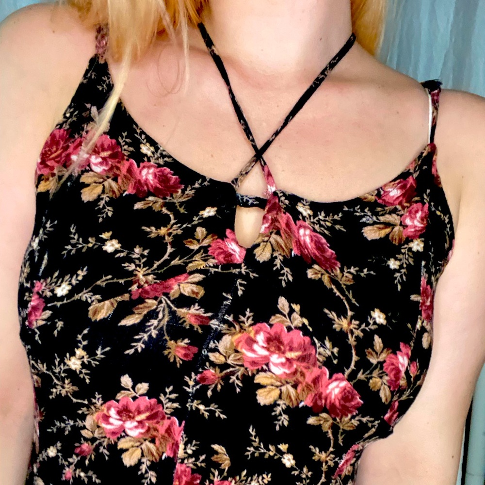 Cross strap dress with roses